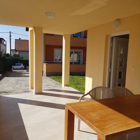 Апартаменты Minihaus In Zagreb Сесвете Экстерьер фото