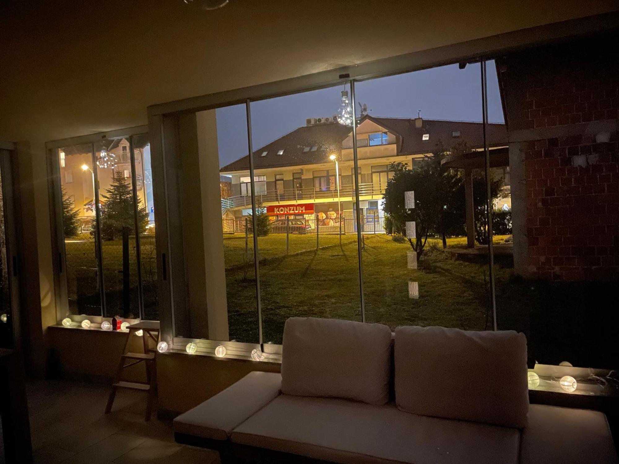 Апартаменты Minihaus In Zagreb Сесвете Экстерьер фото