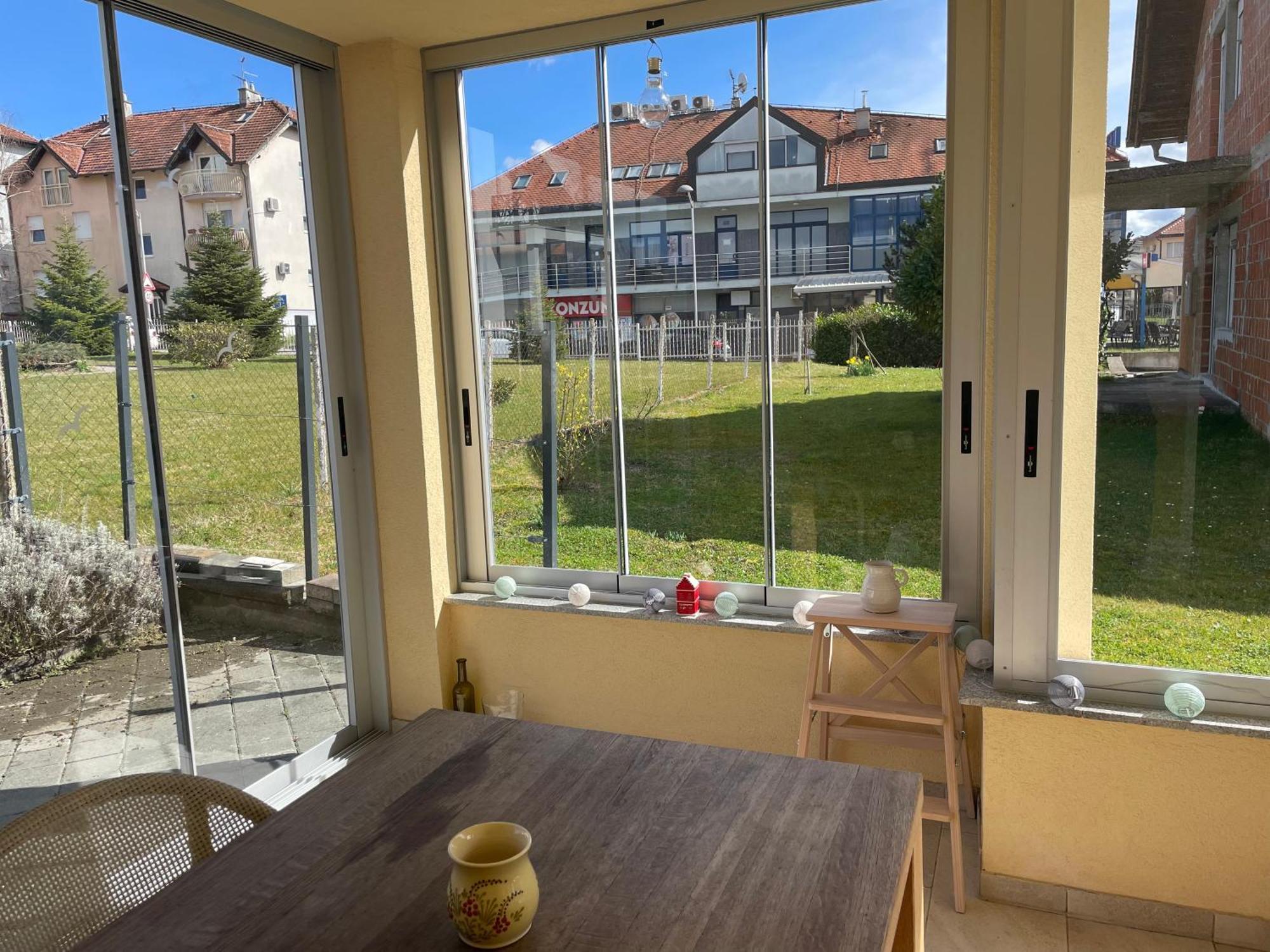 Апартаменты Minihaus In Zagreb Сесвете Экстерьер фото